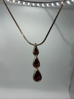 Vintage SC Gold Tone Purple Teardrop Triple Drop Pendant Necklace